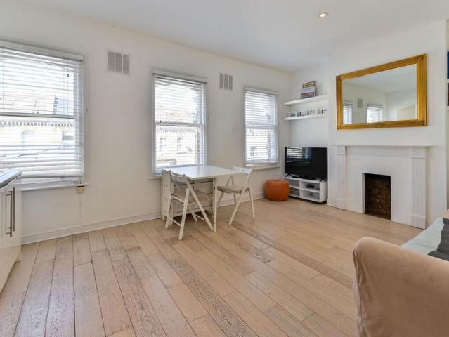 Apartment for rent in Clapham Junction, Greater London
