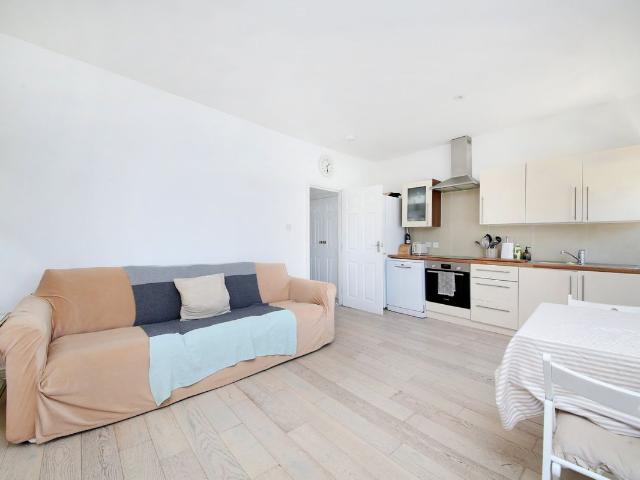 Apartment for rent in Clapham Junction, Greater London