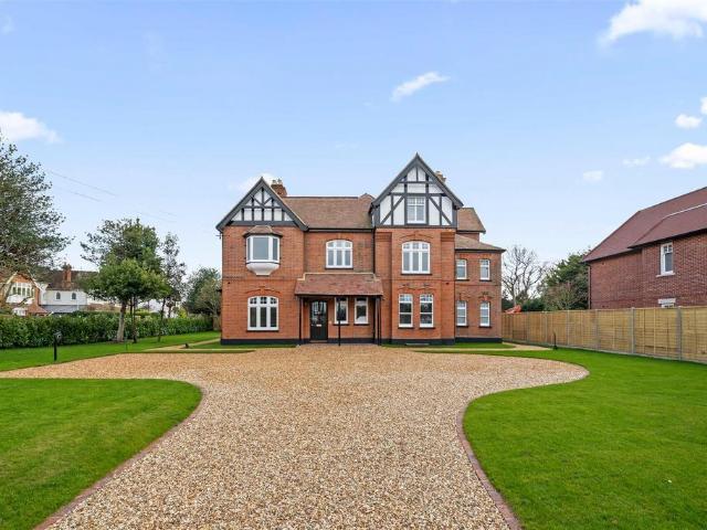 House for rent in East Molesey, Elmbridge