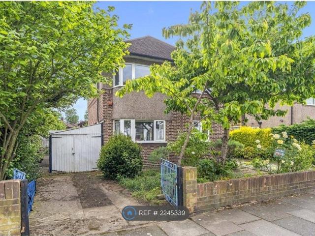 House for rent in London Borough of Richmond upon Thames, Greater London
