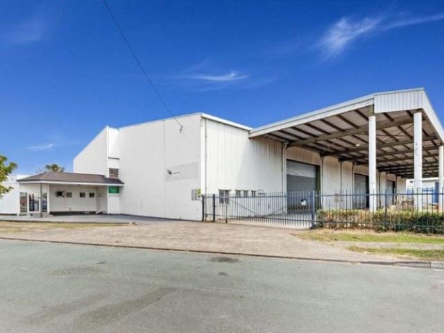 Warehouse for rent in Toombul, Queensland