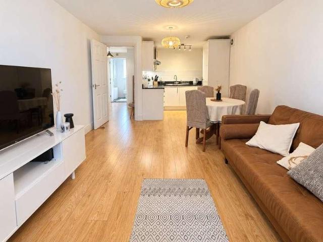 Apartment for rent in Horsell, Woking