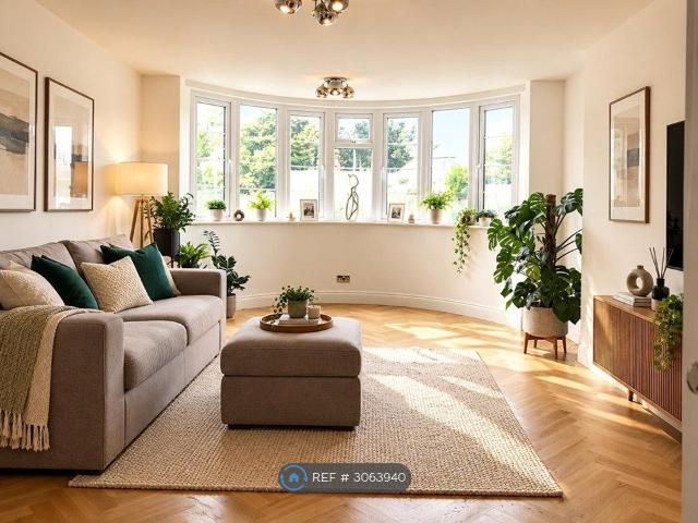 Apartment for rent in Beaufort Park, Greater London