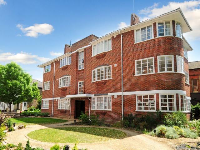 Apartment for rent in Royal Borough of Kingston upon Thames, Greater London