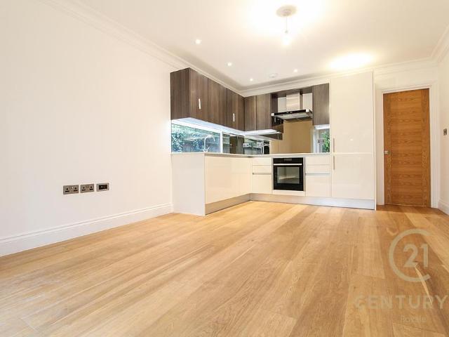 Apartment for rent in Royal Borough of Kingston upon Thames, Greater London
