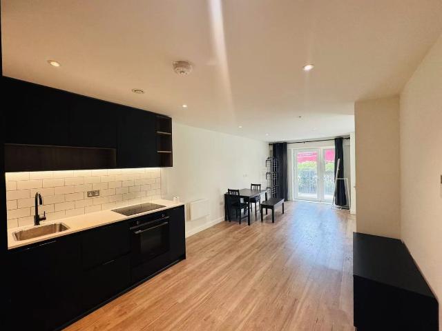 Apartment for rent in Colindale, Greater London
