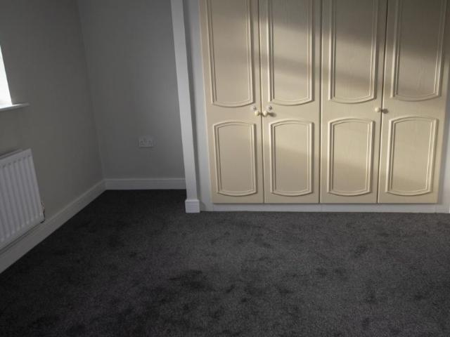 Townhouse for rent in Pengam Green, Falcon Lodge