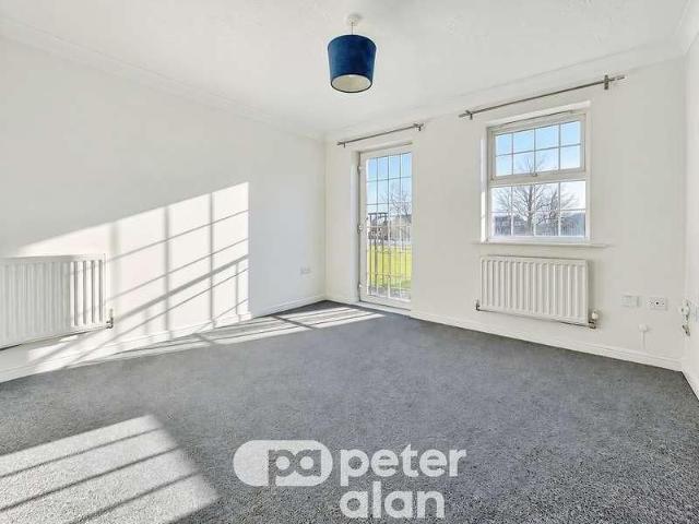 Townhouse for rent in Pengam Green, Cardiff