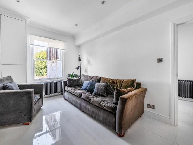 House for rent in Brompton, Greater London