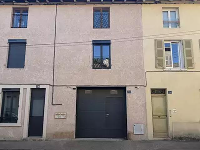 Maison location à Le Château Saint-Jean, Beaujeu