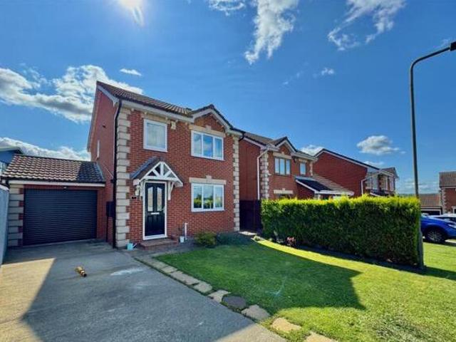 House for sale in Mapplewell, South Yorkshire