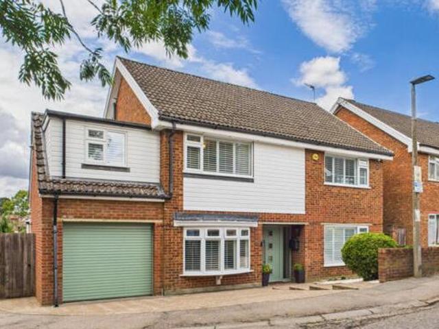 House for sale in Moorend, Pouchen End