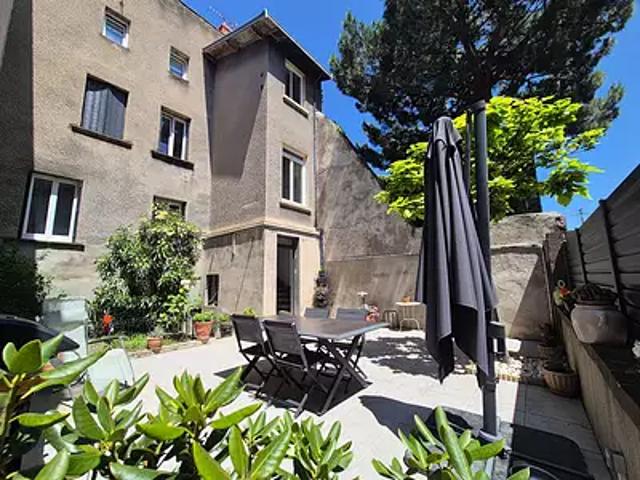 Maison vente à France métropolitaine, Guadeloupe