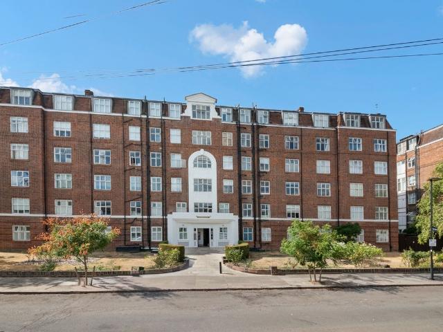 Apartment for rent in London Borough of Hounslow, Strand