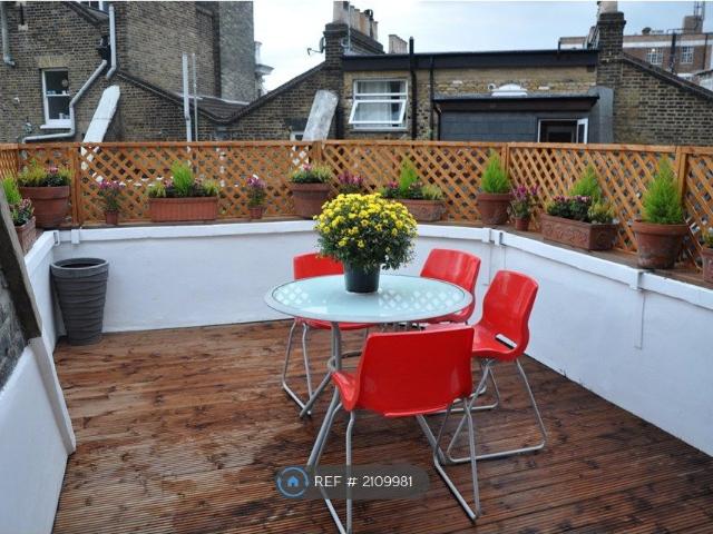 Apartment for rent in West Kensington, Greater London