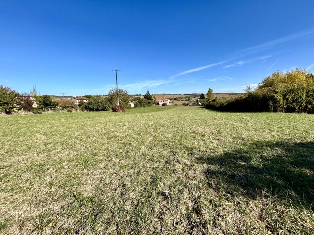 Terrain vente à Castelsarrasin, Beaumont-de-lomagne
