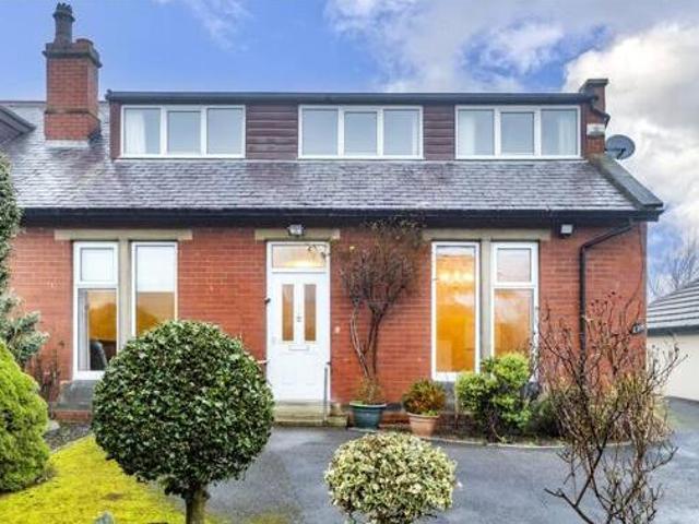 House for sale in Huddersfield, West Yorkshire