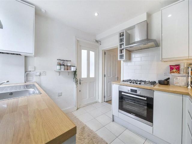 Apartment for rent in London Borough of Ealing, Greater London