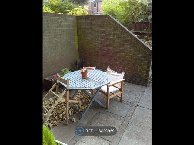Apartment for rent in Southfields, Greater London
