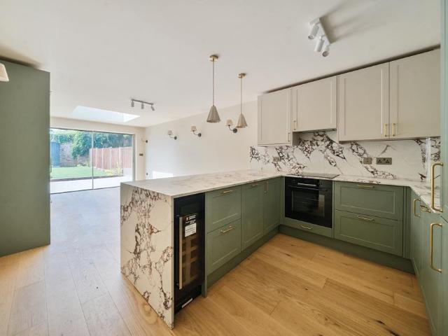 House for rent in London Borough of Ealing, Greater London