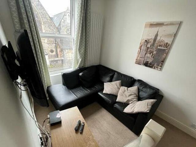 House for rent in Follaton, Strode