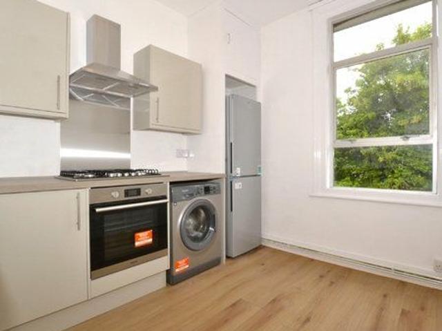 Apartment for rent in London Borough of Croydon, Purley