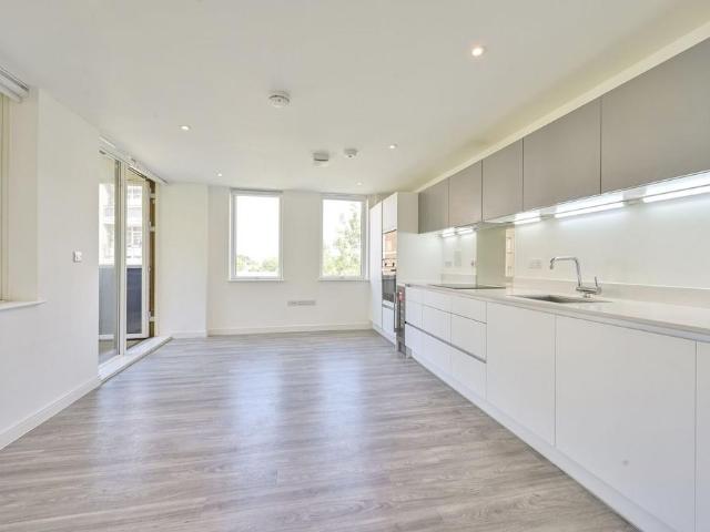 House for rent in Southfields, Greater London