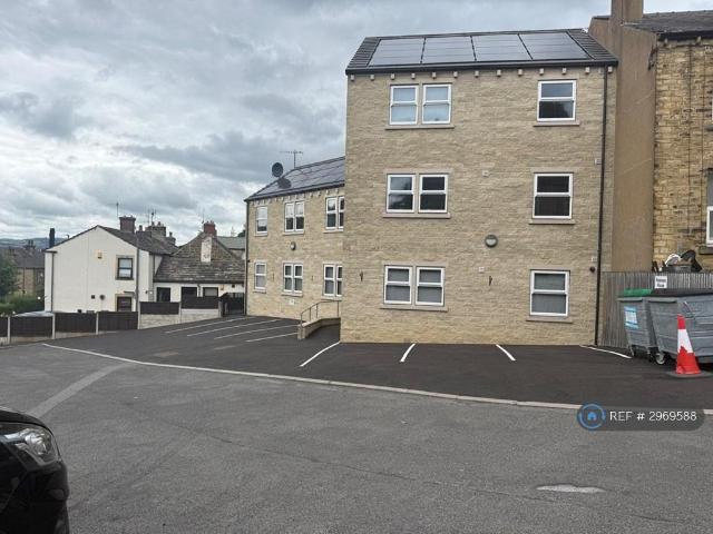 Apartment for rent in Almondbury, Kirklees
