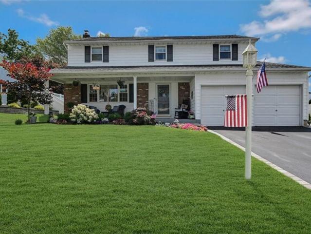 House for sale in Lake Grove