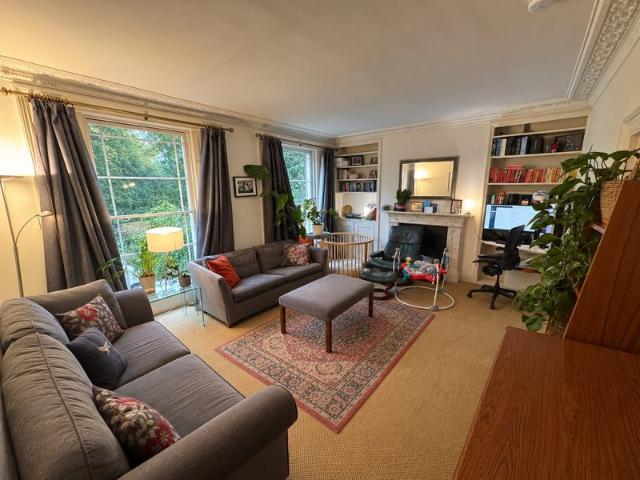 Apartment for rent in Canonbury, Greater London