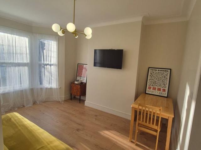 Apartment for rent in London Borough of Lewisham, Brockley