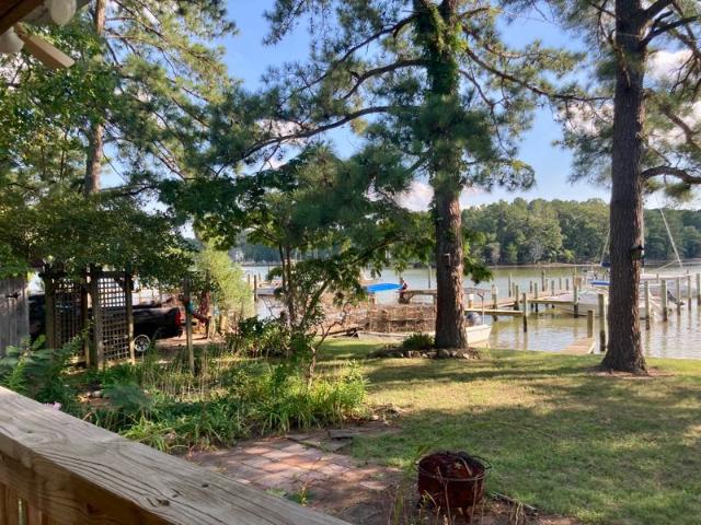 Room for rent in Piney Point, Maryland