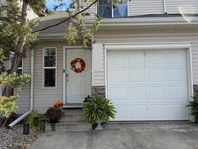 Townhouse for rent in Ellerslie Crossing, Edmonton