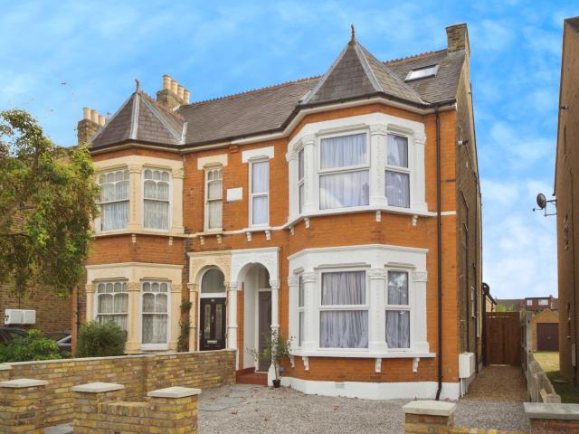Apartment for rent in Ponders End, Greater London