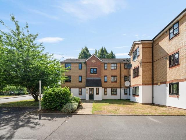 Apartment for rent in Bowes, Greater London