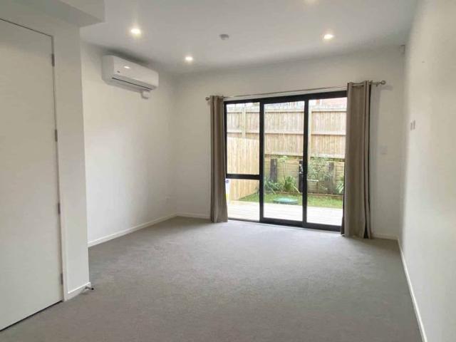 Townhouse for rent in Howick, Oroua County