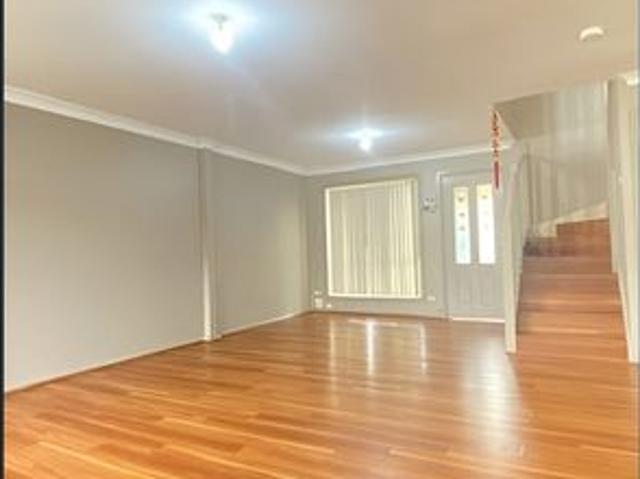 Townhouse for rent in Sydney, New South Wales