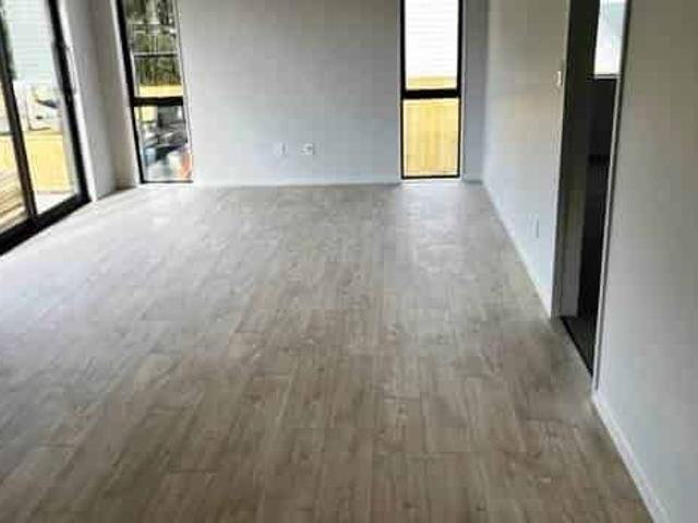 Townhouse for rent in Whangaparaoa, Oroua County