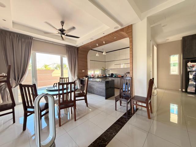Terraced House for rent in Malaka