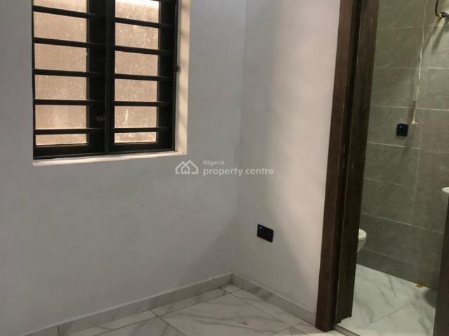 Flat for rent in Eti Osa, Lagos
