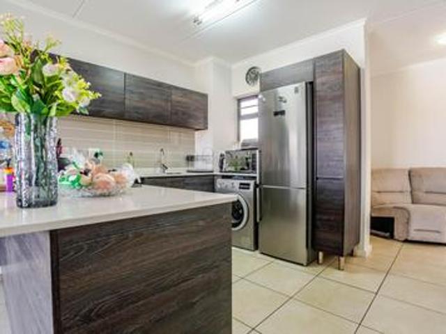 Apartment for sale in Vosloorus, Gauteng