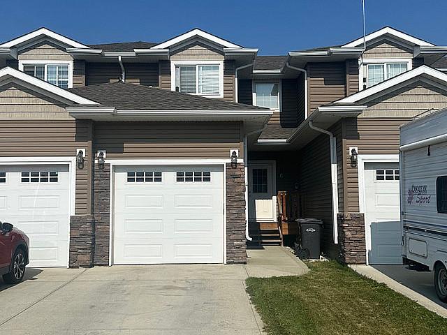 Duplex for rent in Wedgewood, Alberta