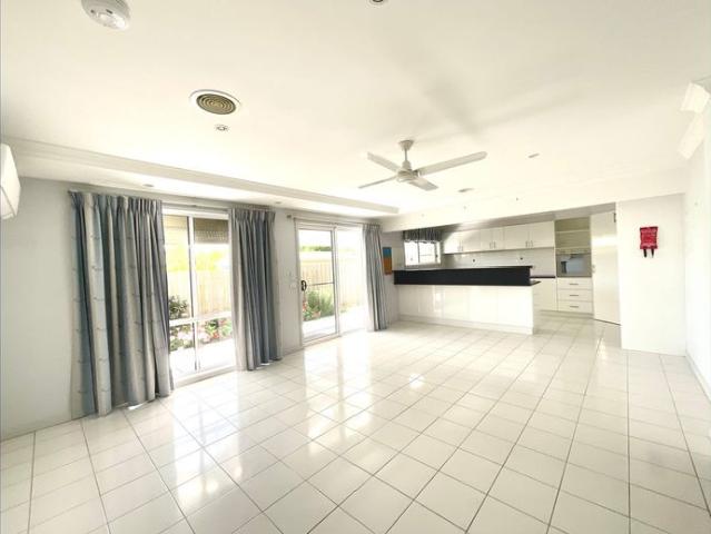 Townhouse for rent in Balfour Park, Moe
