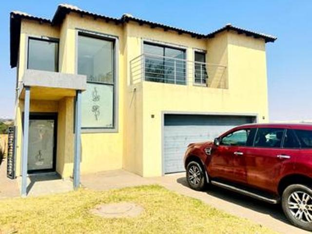 House for sale in Krugersdorp, Mogale City Local Municipality