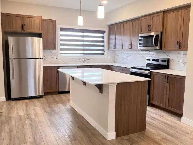 House for rent in Wolf Willow, Calgary