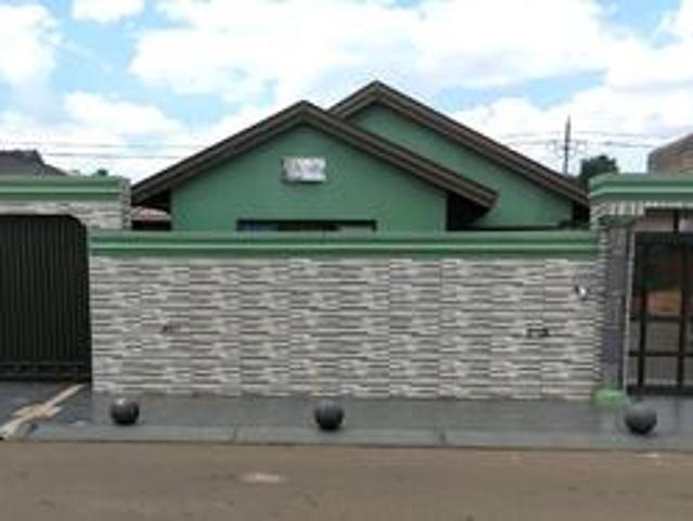 House for sale in Soweto, City of Johannesburg Metropolitan Municipality