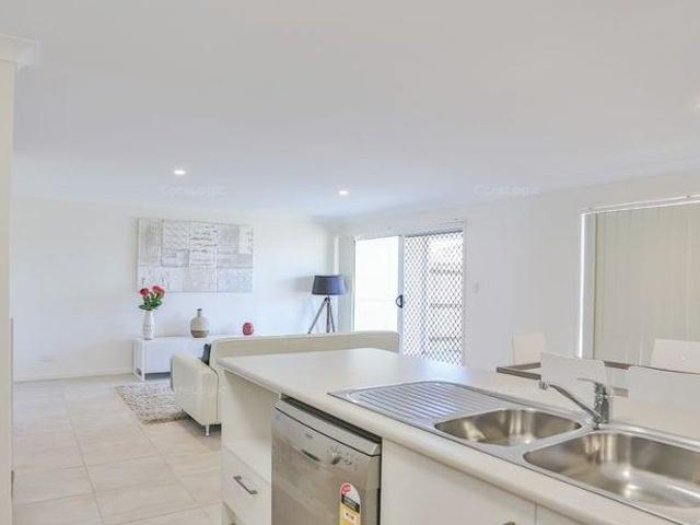 Townhouse for rent in Toombul, Queensland