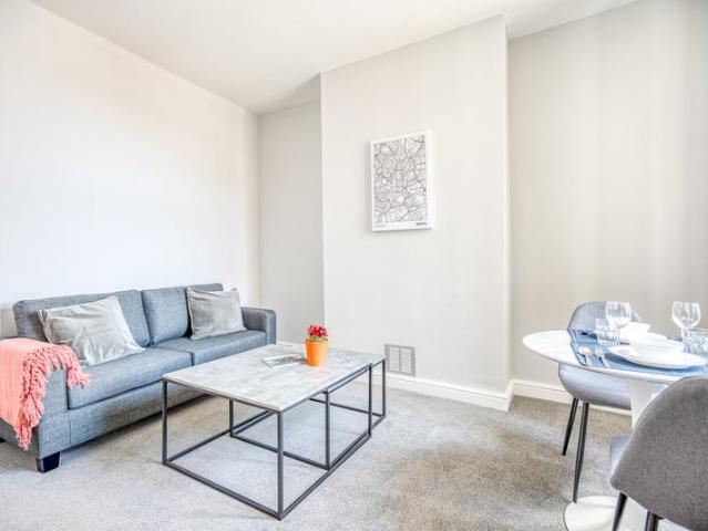 Apartment for rent in Kingswood