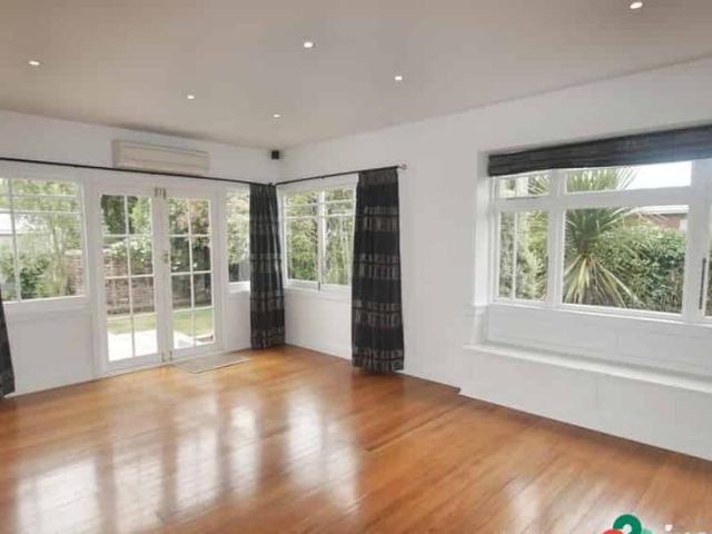 House for rent in Chaslands, Canterbury