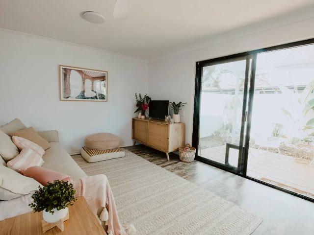 Townhouse for rent in Mermaid Waters, Gold Coast City